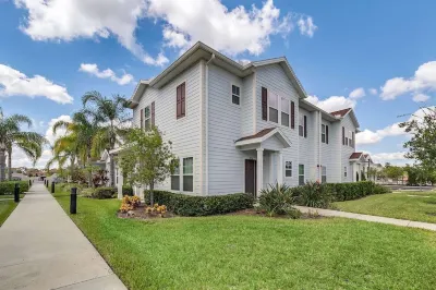 Fabulous 4 Bd New Home 10 Minutes far from Disney