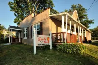 Peach by the Beach! 1 Bdrm Apt close to downtown - Wi-Fi