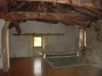 Large farmhouse with four bedrooms Hotels in Les Plantiers