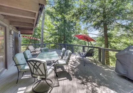 Peace on the Lake...close to Downtown Charlevoix