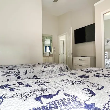 Perfect family two story Villa 8 near SeaWorld
