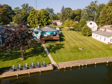 Waterfront 4BR/2.5BA W/2 Large Decks | Haven K