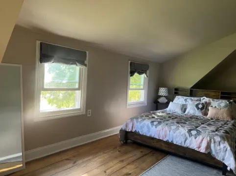 Looking for a getaway? This is the perfect cottage for you.  Pet friendly!