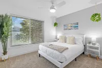 Hot Tub/ King Bed - Cozy Home in Cape Coral!