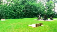 Spacious Cabin Retreat • Hot Tub • Pool Table • Firepit • Near Town/Train • Pets