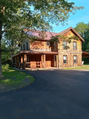 Round Top: Scenic , Serene, Beautiful....Roomy