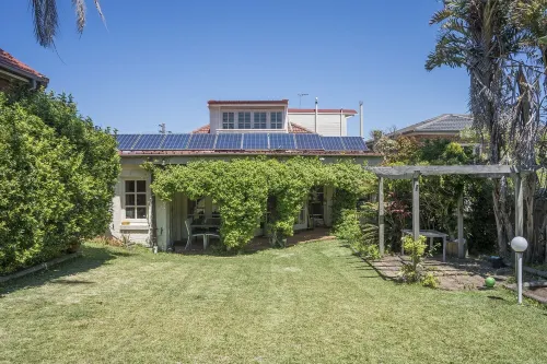 Sunny self contained LOFT near Bondi Beach -AC-Aspect Hotels in Dover Heights