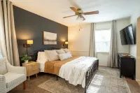 Secluded, updated 4BR, kid friendly, 5 min from restaurants