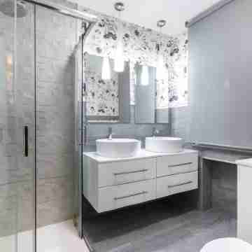 Beautiful luxury apartment with WIFI Rooms