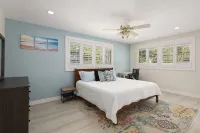 Remodeled Modern Home w/Hot Tub. 10 mins. To Beach