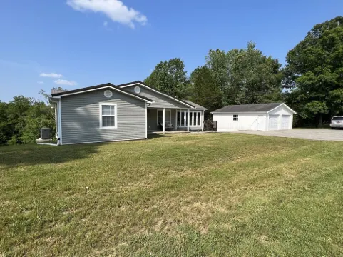 Spacious Lake House  by Lake Cumberland
