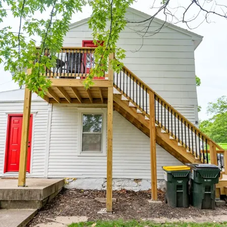 Vintage Space! 60 Seconds from Downtown Lee Summit