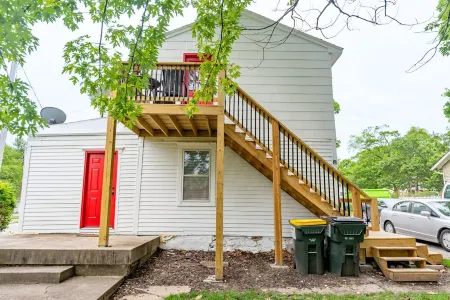 Vintage Space! 60 Seconds from Downtown Lee Summit