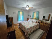 Sportsman’s Hideaway- Cozy 3 bedroom home less than 2 miles from Bass Lake!