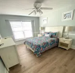 4 BR beach house 2 blocks from ocean in Cherry Grove! Dog friendly!