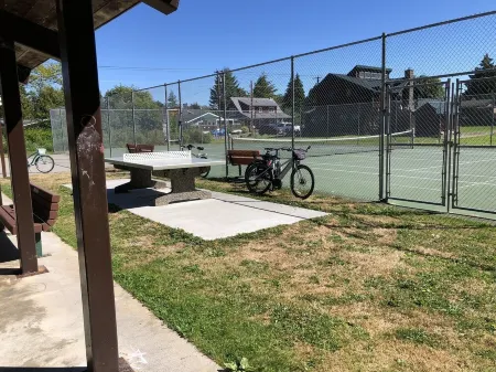 Wine Down - Perfect Family getaway! 2 minutes from the beach!