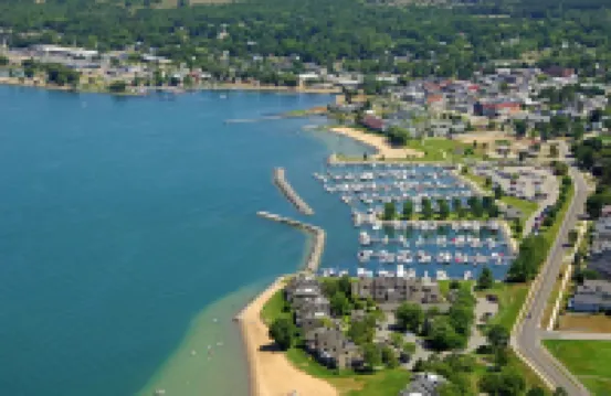 Cozy cottage on beautiful Lake Charlevoix