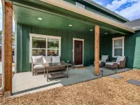 2020 Modern Farmhouse Next to Trails, Near Boulder, Denver, Louisville Lafayette - balcony
