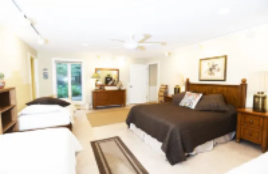 Large house on beautiful lake, adjoins Sleeping Bear Dunes National Lakeshore
