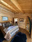 Luxurious Log Cabin & Hot Tub on Golf Course with Spectacular Mountain Views