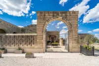 Private hilltop villa with infinity pool ideal for your visit to Puglia. Hotels in 