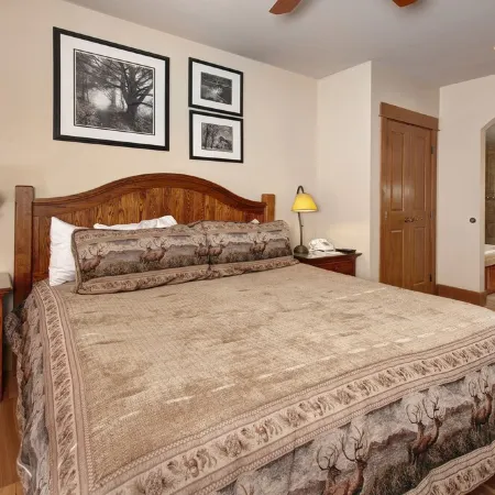 True Ski-in/Ski-Out Luxury at Lone Eagle – Highest 2Br on the Slope Side