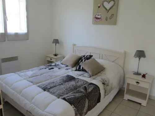 Lovely T2 ground-floor apartment with all comforts. Design, secure-pool- private parking. Hotel a Cambo-les-Bains