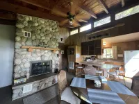 Peaceful villa on the sugar sand shores of Big Glen Lake! - Villas
