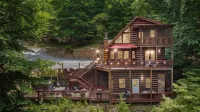 *NEW* Modern Rustic Cabin w/ AMAZING views! Hot Tub, 2 King Suites, Pet Friendly