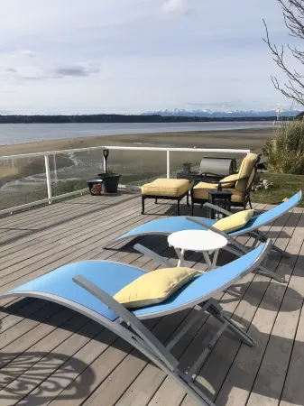 Sandy Beach Front Cottage with great Sunsets