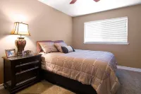 Tropical Hawaiian theme Family paradise! 🌴⛳️🐾🐾🏊‍♀️🎱 🎯 🔥🤗