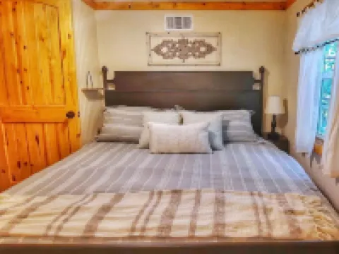 3Br Cabin, Hot Tub, Mountain View, Firepit, Playset, Pets OK, Sleeps 8 Hotels in Latimer County