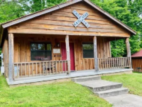 Sylamore Depot Cabin # 302 山景城酒店
