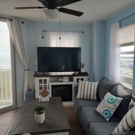 Top floor condo in N. Topsail Beach. Views of the beach & Intracoastal Waterway!