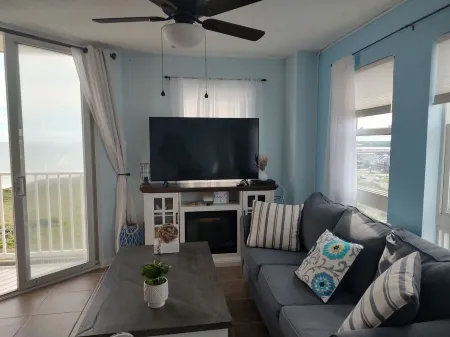Top floor condo in N. Topsail Beach. Views of the beach & Intracoastal Waterway!