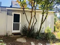 Private Cottage, 5 mins to Groceries & Alderwood mall! Hotels in Alderwood Manor