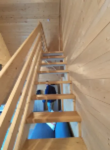 35 m² detached wooden chalet with terrace overlooking the mountains