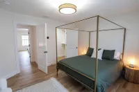 New Home in Marion Village! Hotels in Marion