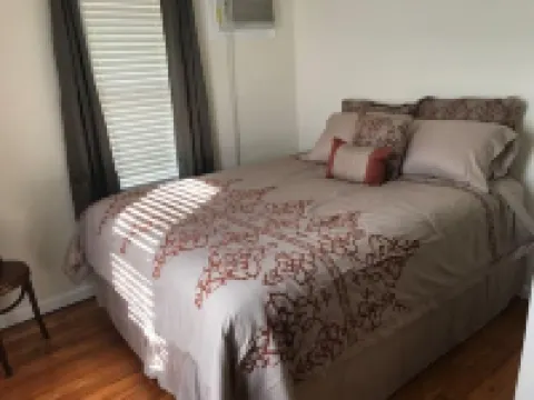 3 Bedroom House on Private Scenic Lake Mable