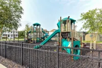 Bayside Resort - 5 Bdrm/3.5 Bath w Backyard Pond - Pools Kayaks Beach Golf