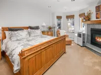3 Bd, 4 Ba CONDO IN THE HEART OF BEAVER CREEK VLG