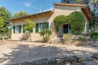 Independent villa with swimming pool and garden immersed in the Tuscan hills