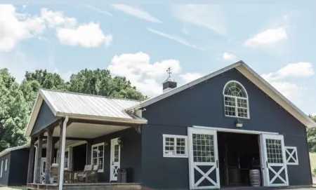 The Stables Cottage on 55-acre Farm/Wedding Venue, Beautiful & Peaceful TN