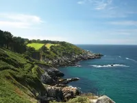 Superb sea view with pool Hotels in Douarnenez
