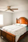 Anastasia Island, Renovated, Sleeps 5! Walking distance to downtown!