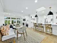 Central Austin home located minutes to UT & downtown