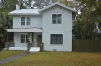 Suite Staycation: 2-story, 4BR/2BA, 2047sq ft home near hospitals & Ft. Novosel