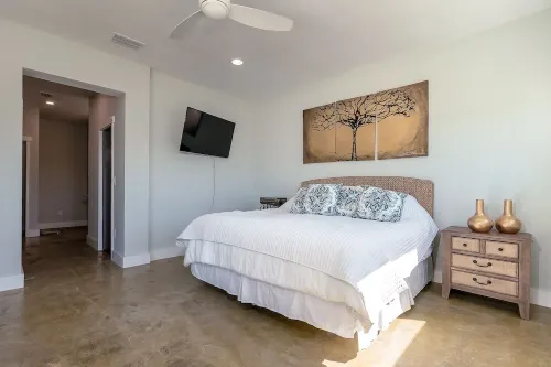 Waterfront Home! Sleeps 8 Heated Pool Spa Boat Dock Chef Kitchen Small Dogs OK