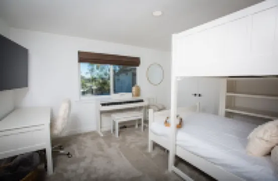 Amazing Views with Heated Pool and Jacuzzi Near Beach