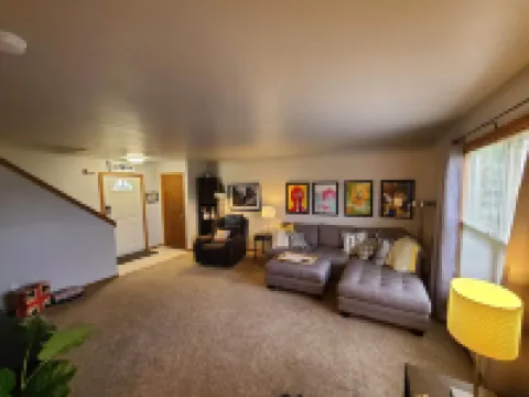 Convenient to Green Bay's beltline where you can get anywhere in 15 minutes.